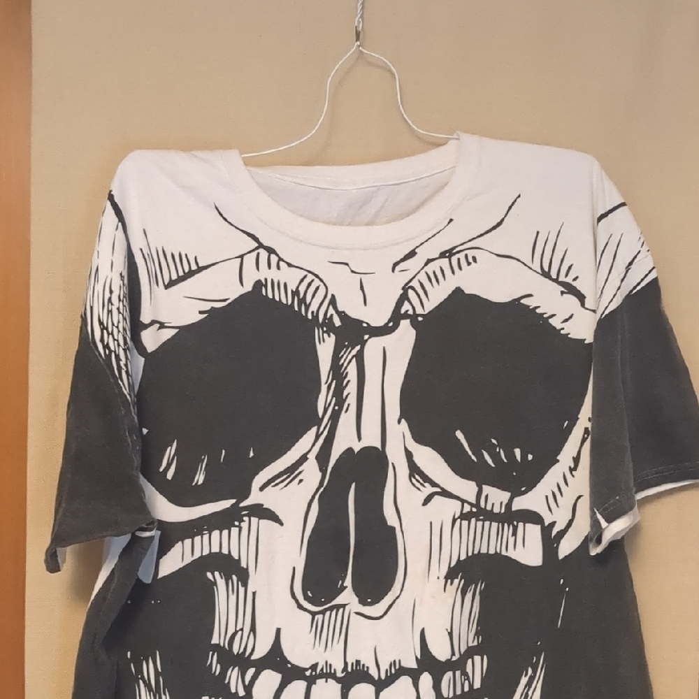 Halloween Black And White Skeleton Graphic T-shirt Size Extra Large XL